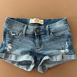 Hollister women’s denim shorts